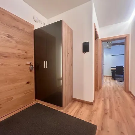 Ehrensberger Apartman *